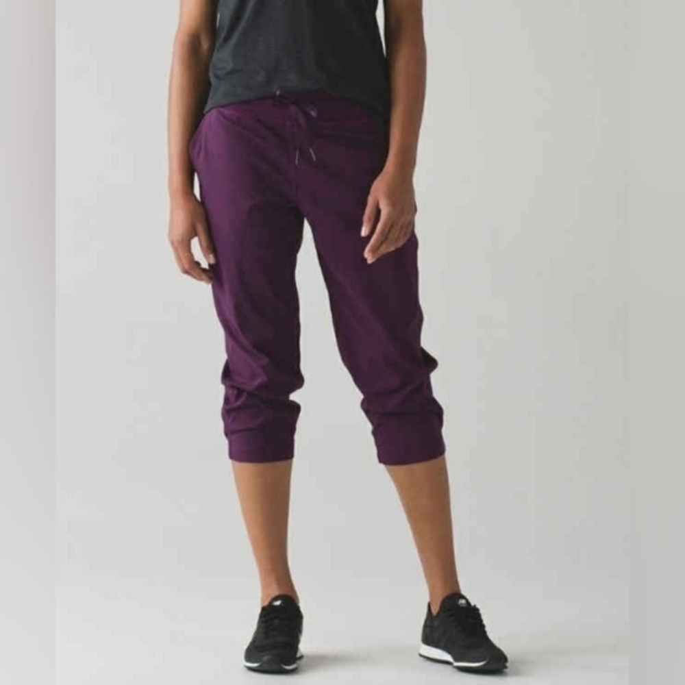 Lululemon Studio Crop II (Unlined) - Sz 4
